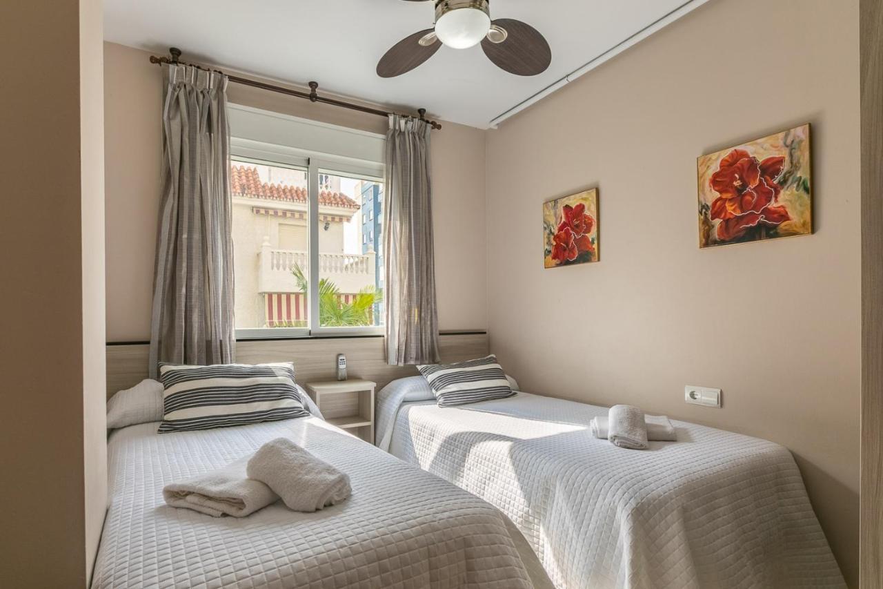 Apartamentos Guerrero Torre Del Mar Buitenkant foto
